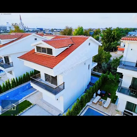Villa Lee